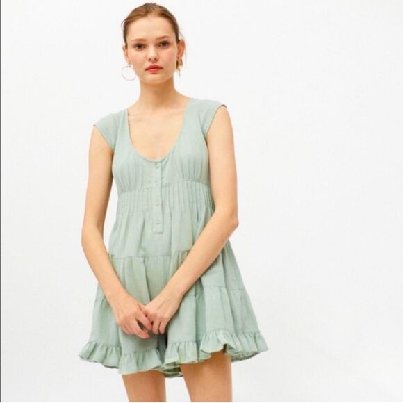 Urban Outfitters Sage Green Raelynn Tie Back Romper Size S/XS - Picture 2 of 6